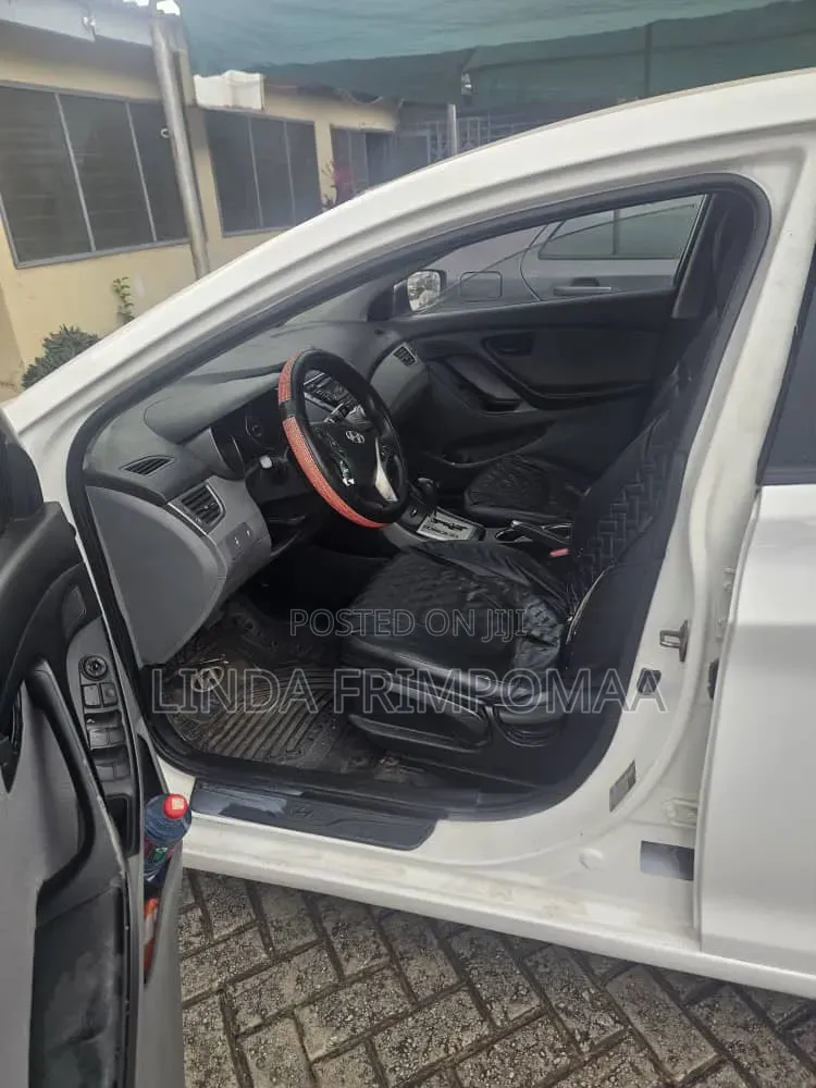 Hyundai Elantra SE Sedan FWD (1.8L 4cyl 6A) 2016 White