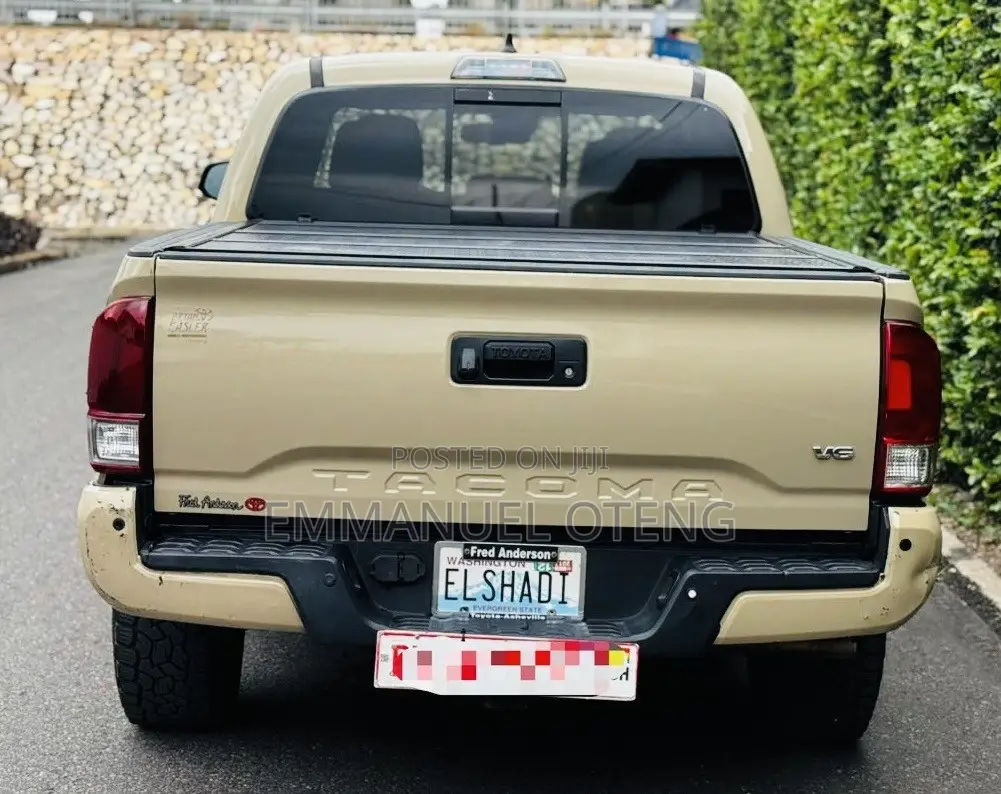 Toyota Tacoma 2019 Gold