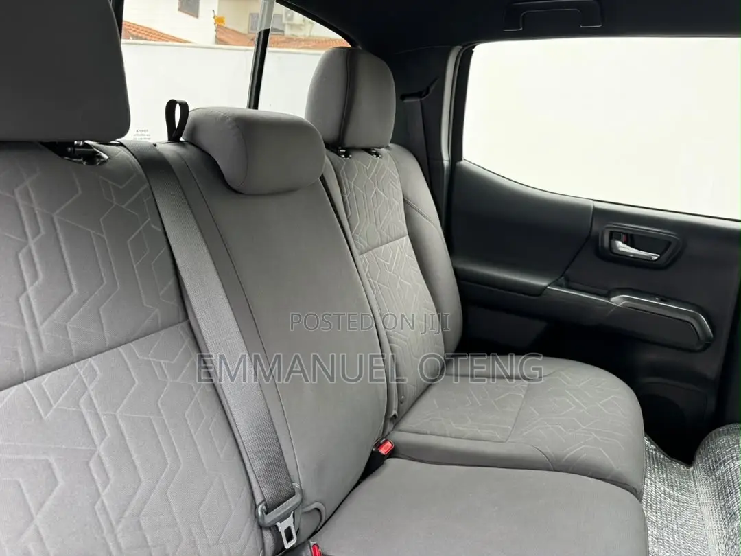 Toyota Tacoma 2019 Gold