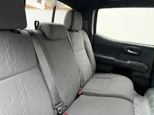 Toyota Tacoma 2019 Gold