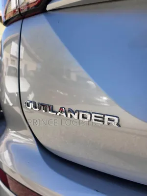 Mitsubishi Outlander SE 2022 Silver