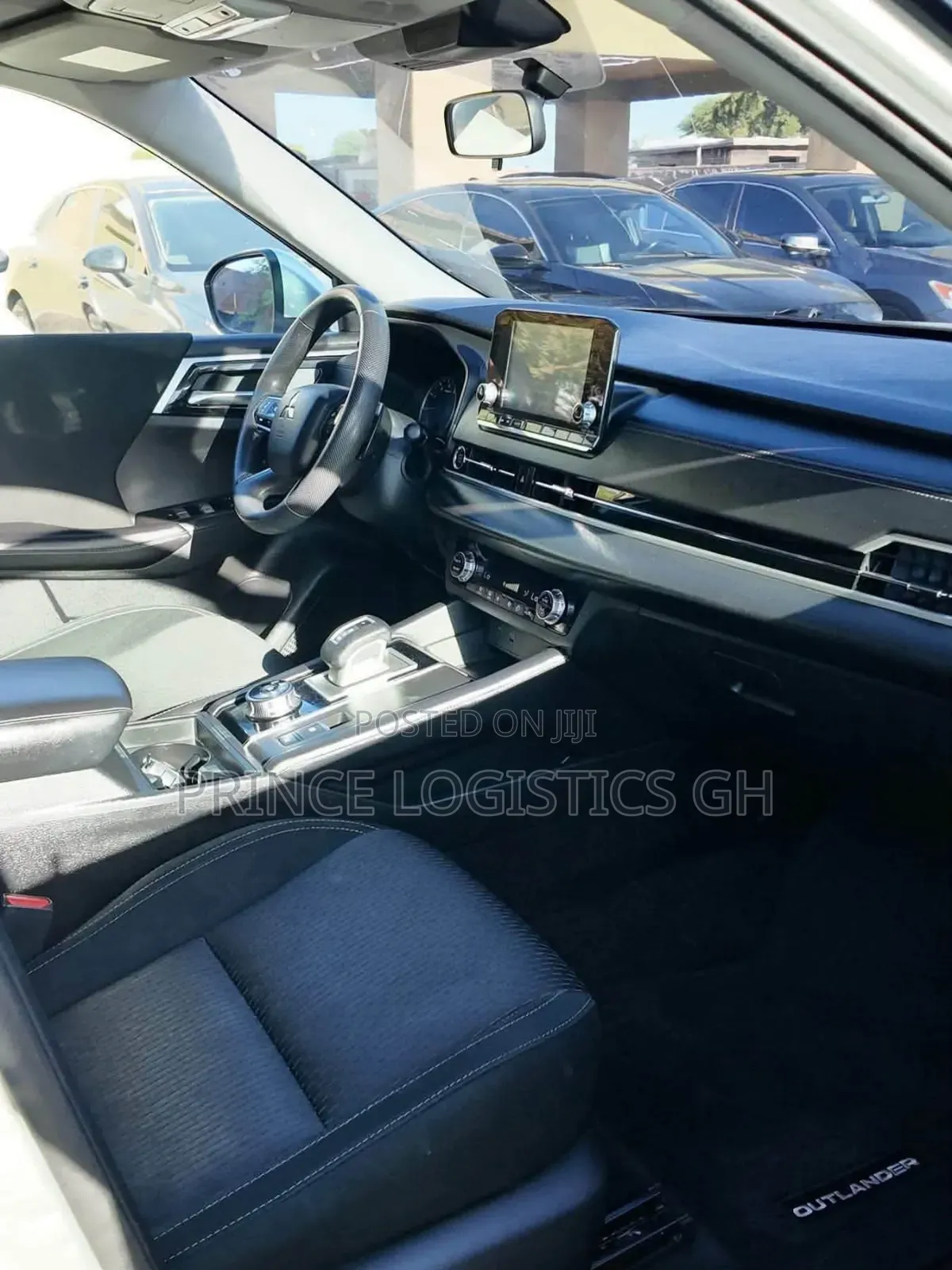 Mitsubishi Outlander SE 2022 Silver