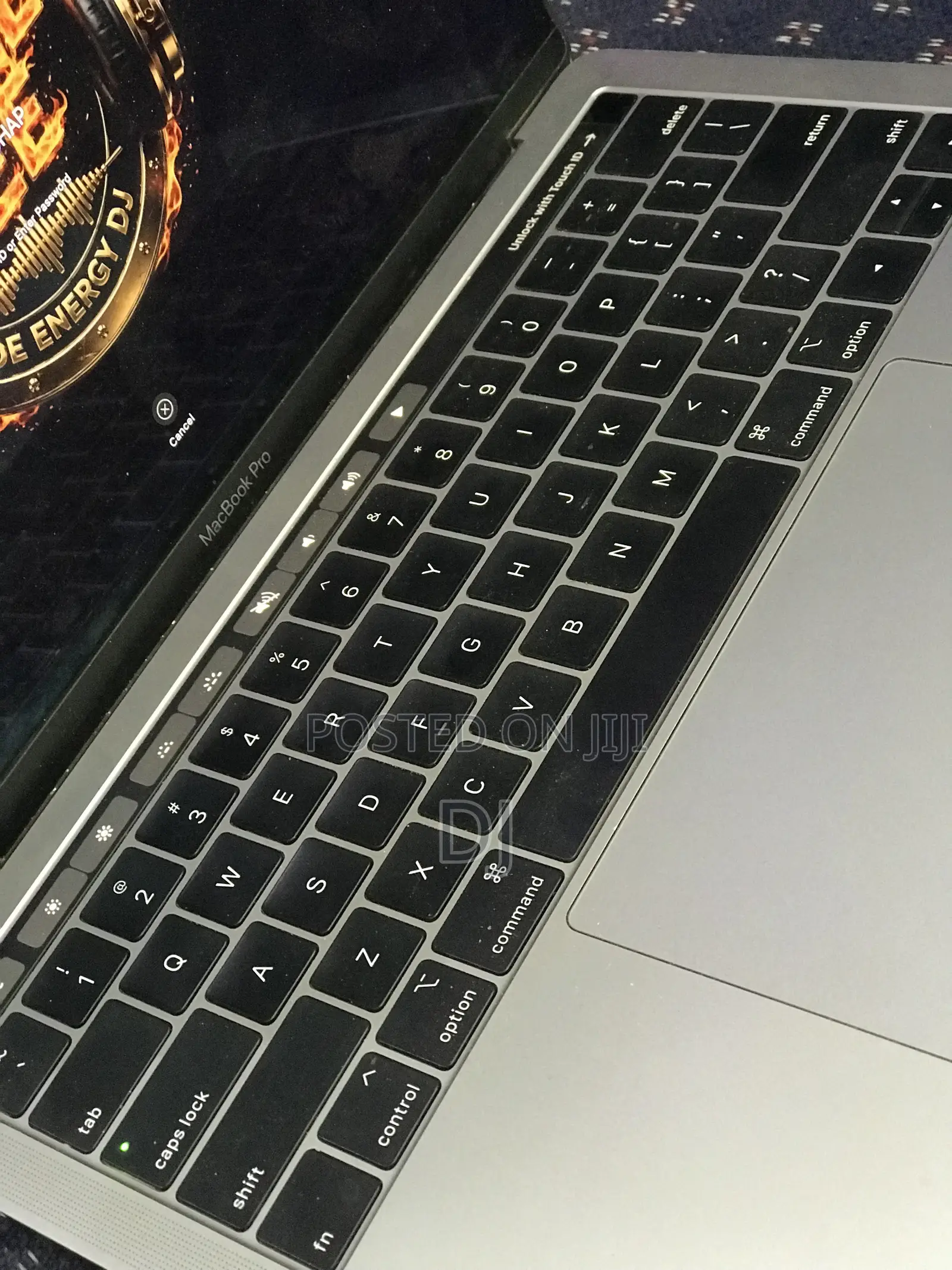 New Laptop Apple MacBook Pro 2019 16GB Intel Core i7 SSD 512GB