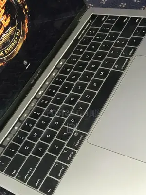 New Laptop Apple MacBook Pro 2019 16GB Intel Core i7 SSD 512GB