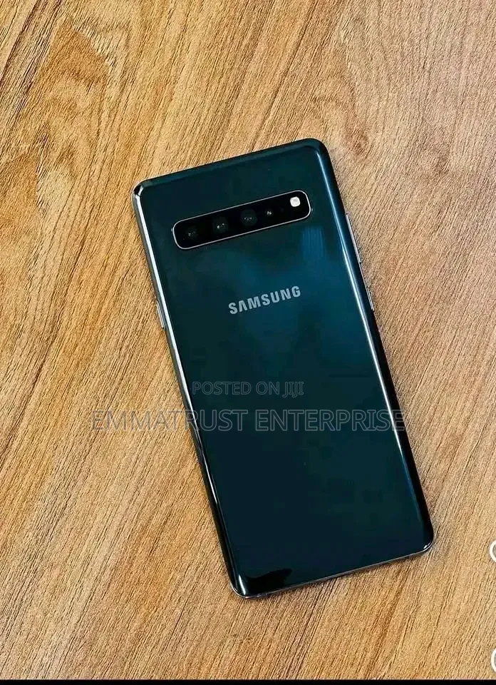 New Samsung Galaxy S10 128 GB Black