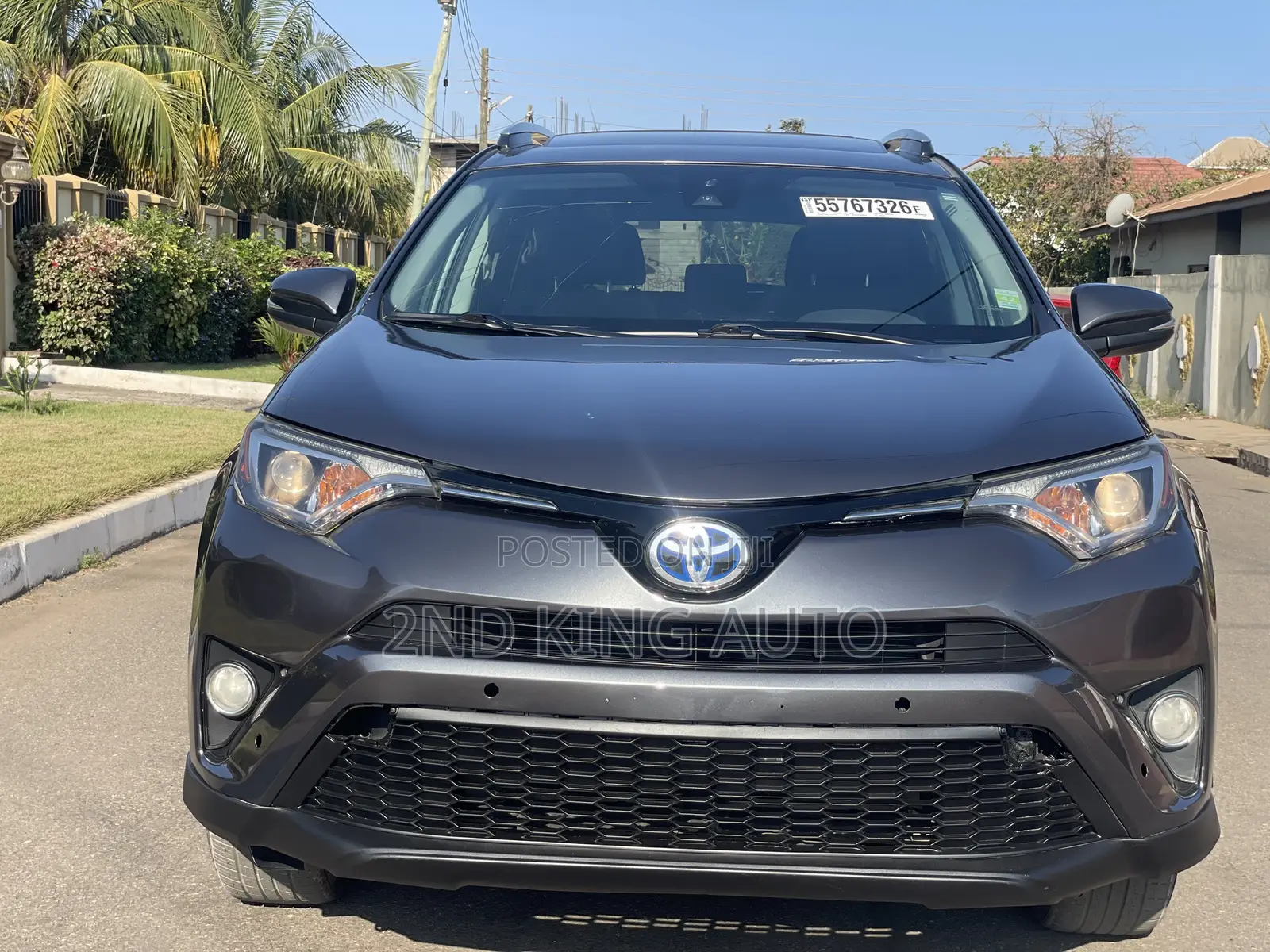 Toyota RAV4 XLE 4dr SUV (2.5L 4cyl 6A) 2018 Gray