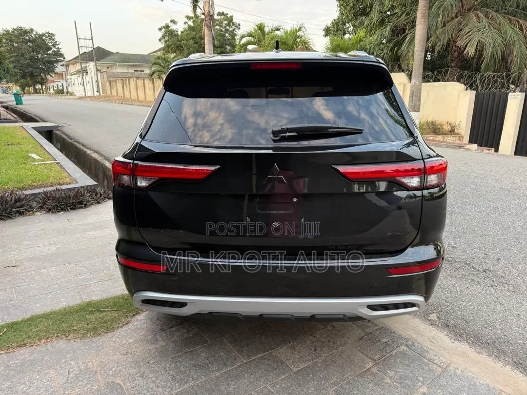 Mitsubishi Outlander 2024 Black