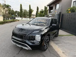 Mitsubishi Outlander 2024 Black