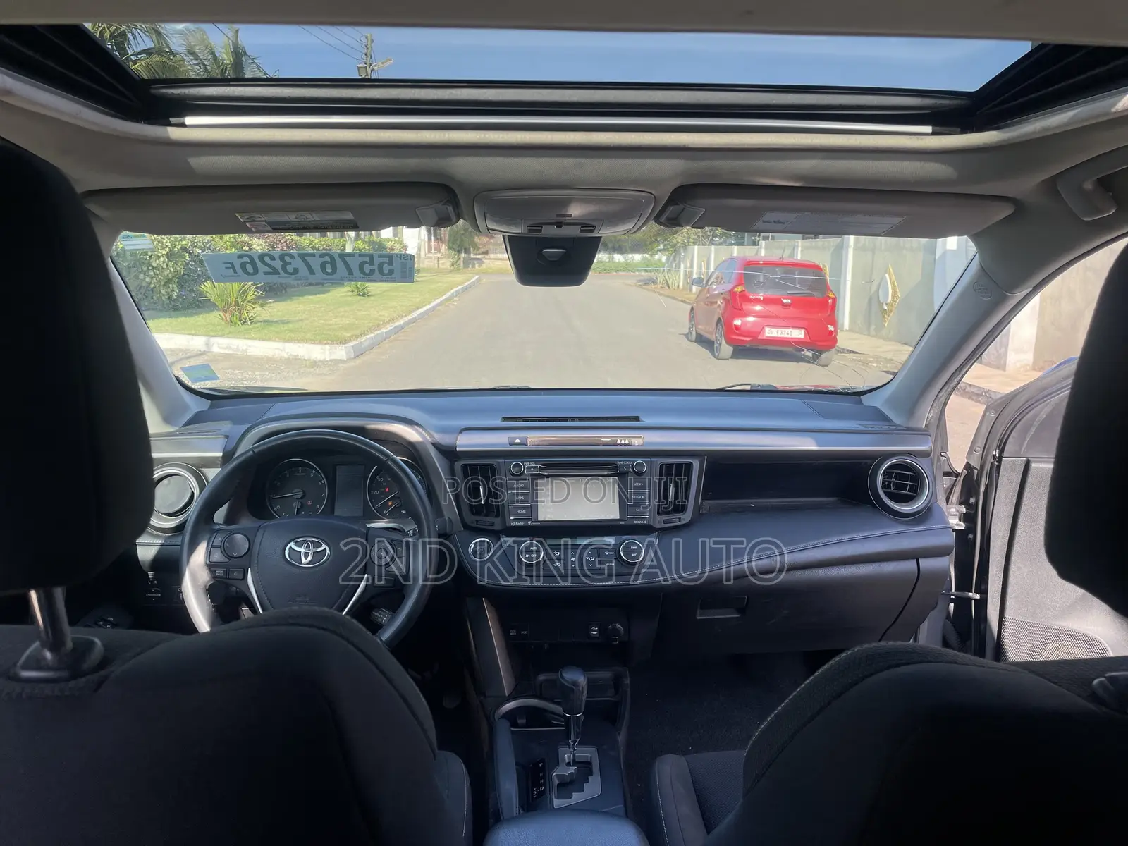 Toyota RAV4 XLE 4dr SUV (2.5L 4cyl 6A) 2018 Gray