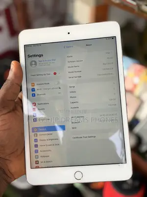 Apple iPad mini 4 128 GB Yellow