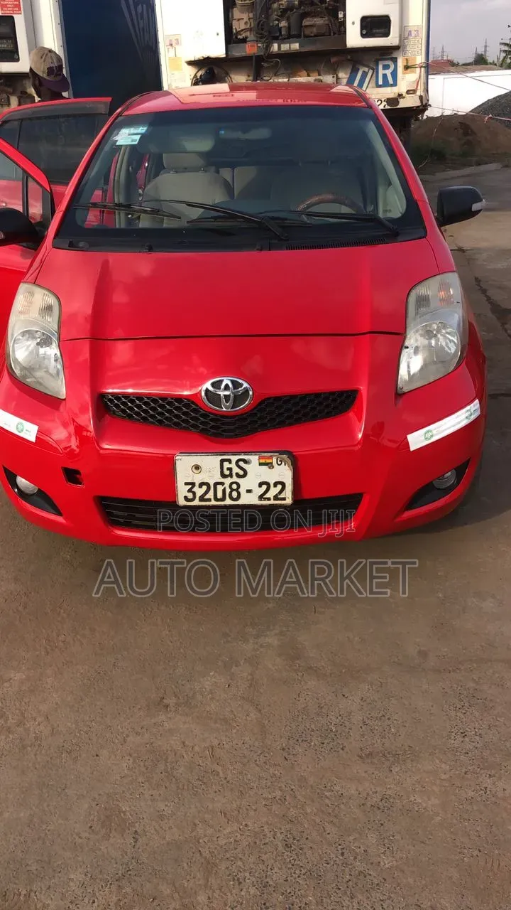 Toyota Vitz 1.3 AWD 5dr 2010 Beige