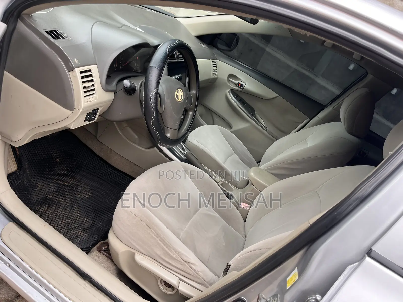 Toyota Corolla 2010 Silver