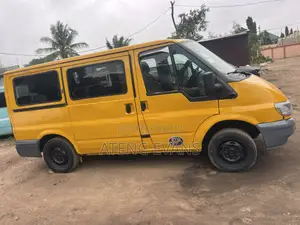Ford Transit 2011 Yellow