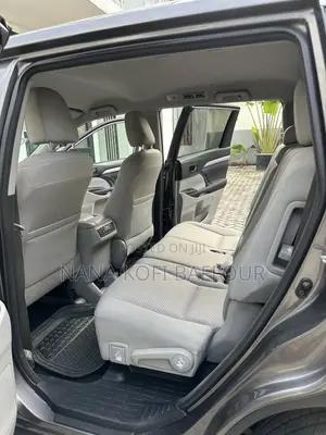 Toyota Highlander LE 4x2 (2.7L 4cyl 6A) 2018 Gray