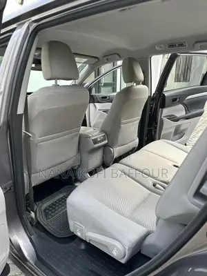Toyota Highlander LE 4x2 (2.7L 4cyl 6A) 2018 Gray