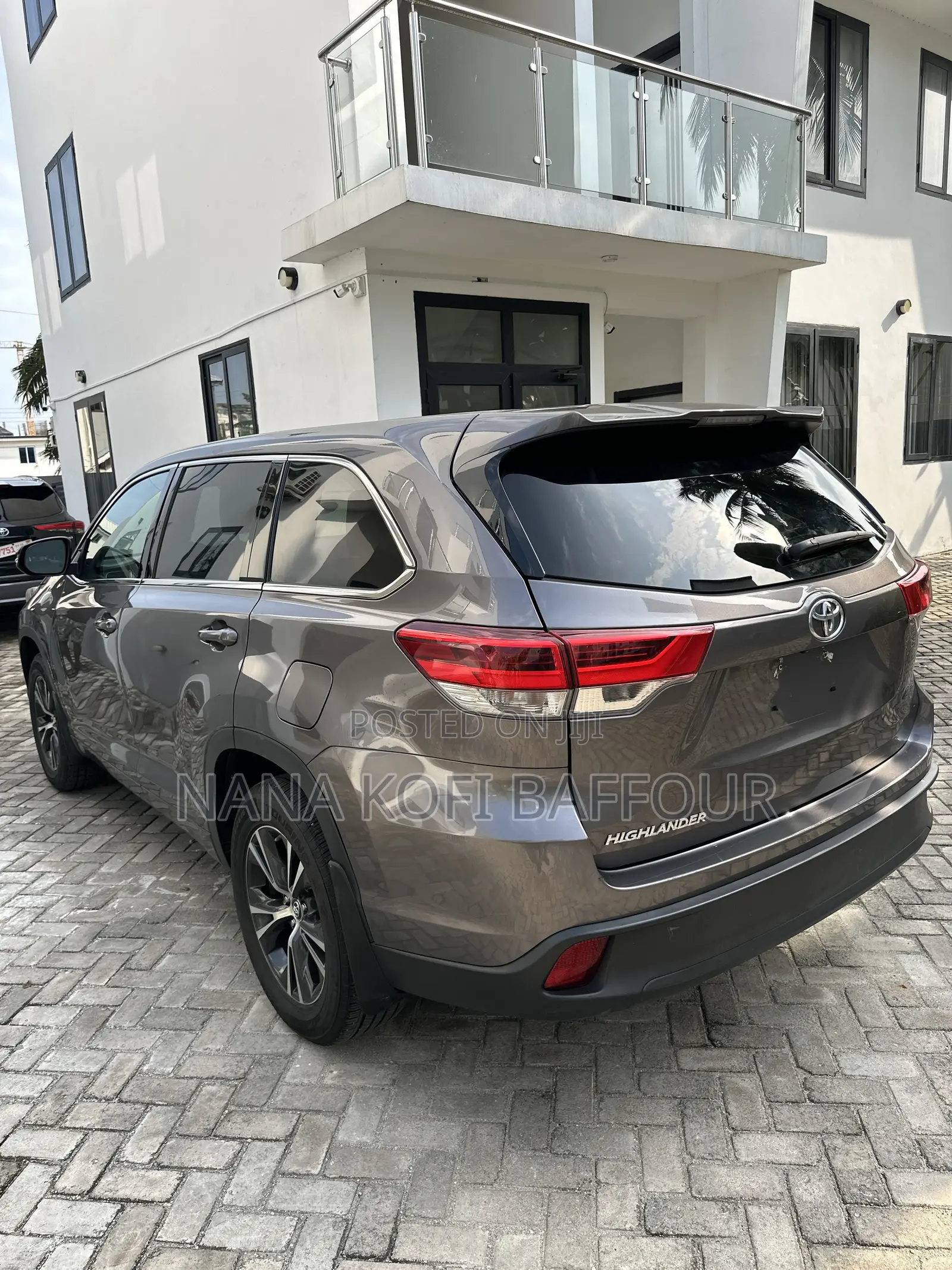 Toyota Highlander LE 4x2 (2.7L 4cyl 6A) 2018 Gray