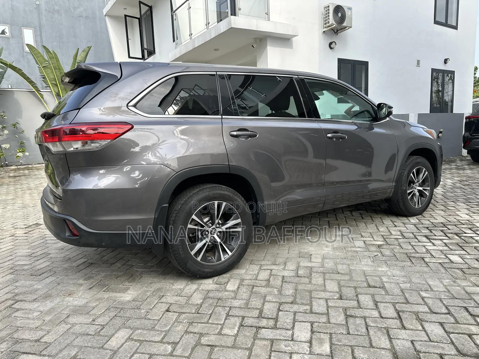 Toyota Highlander LE 4x2 (2.7L 4cyl 6A) 2018 Gray
