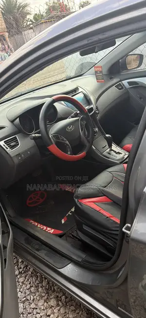 Hyundai Elantra SE Coupe FWD (1.8L 4cyl 6A) 2013 Gray