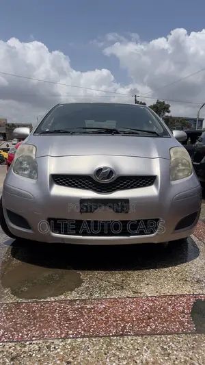 Toyota Vitz 1.3 FWD 3dr 2010 Silver