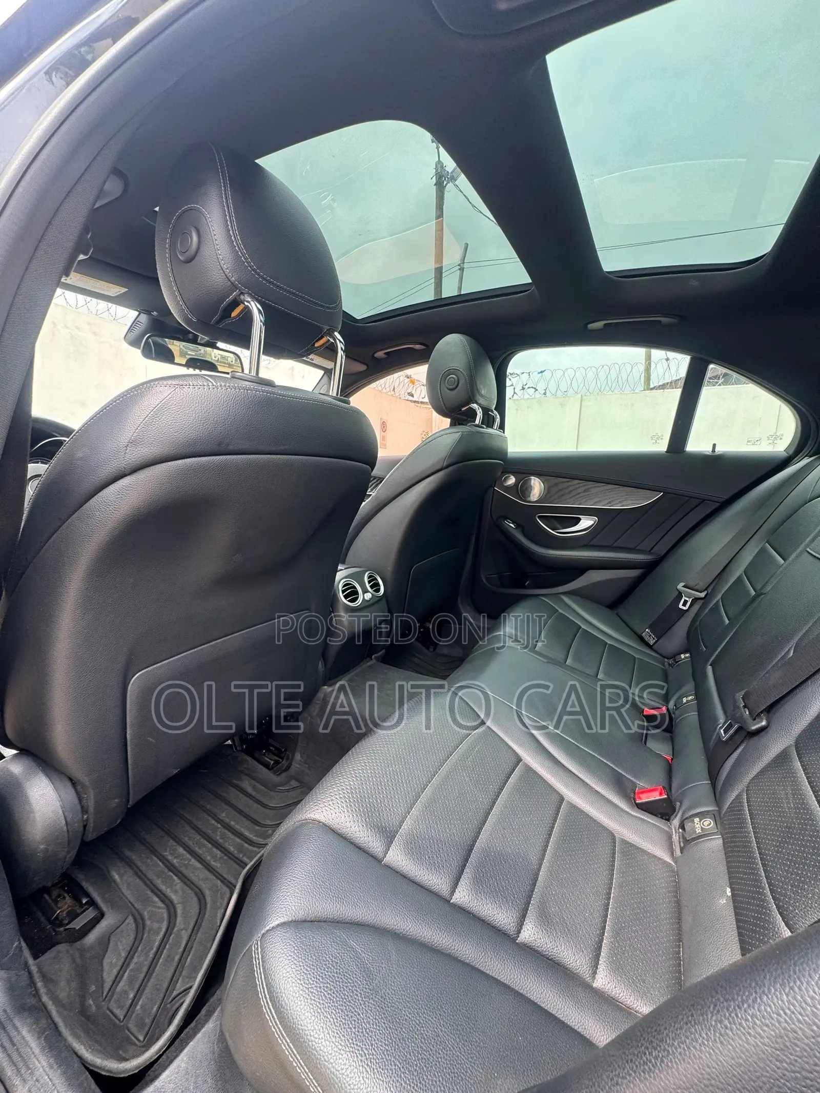 Mercedes-Benz C300 Base 4Matic Sedan AWD (2.0L 4cyl 7A) 2017 Gray