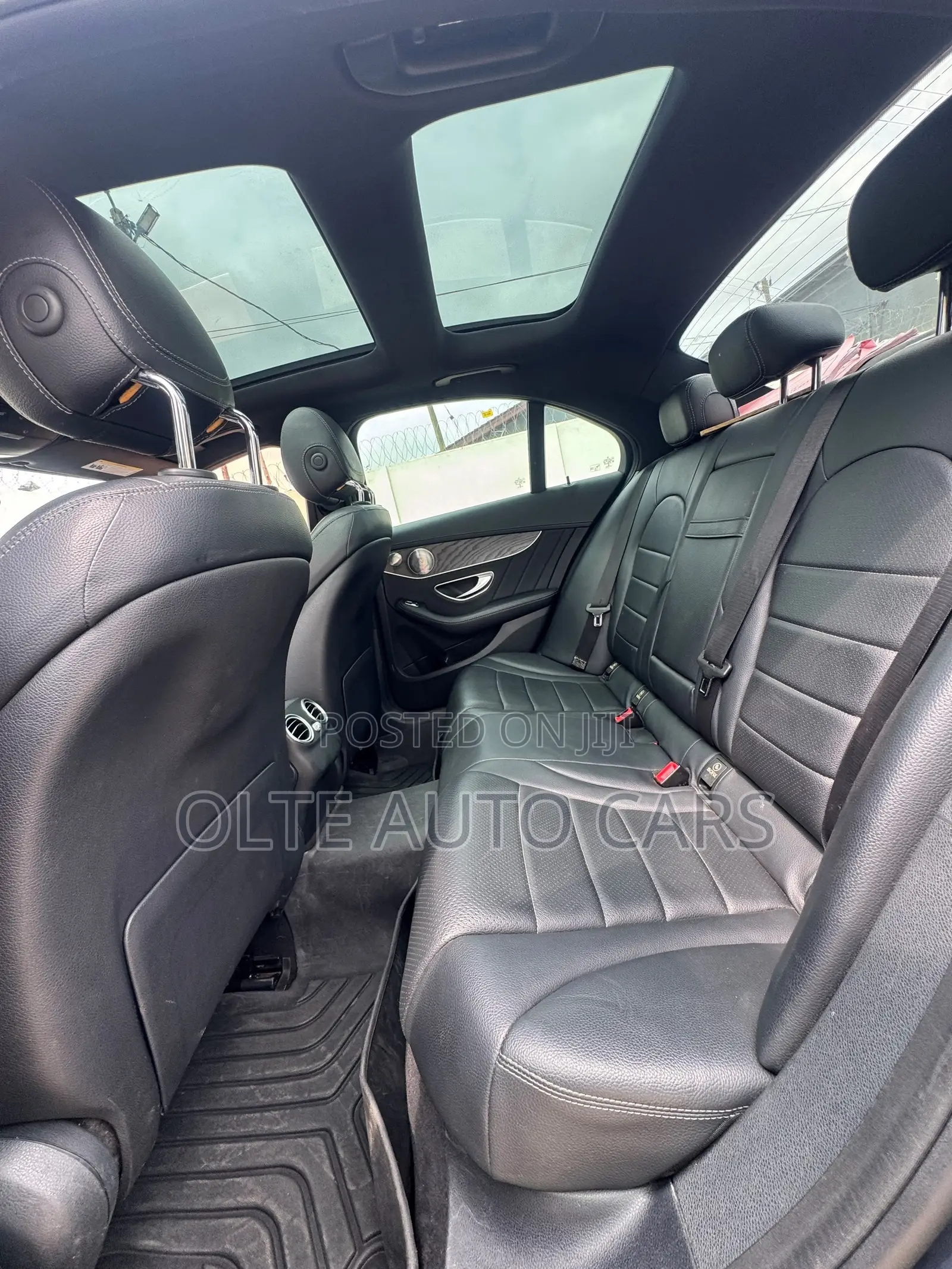 Mercedes-Benz C300 Base 4Matic Sedan AWD (2.0L 4cyl 7A) 2017 Gray