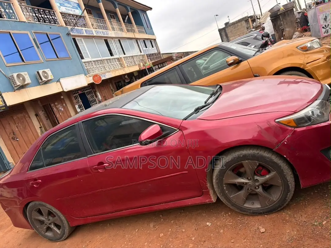 Toyota Camry 2014 Red