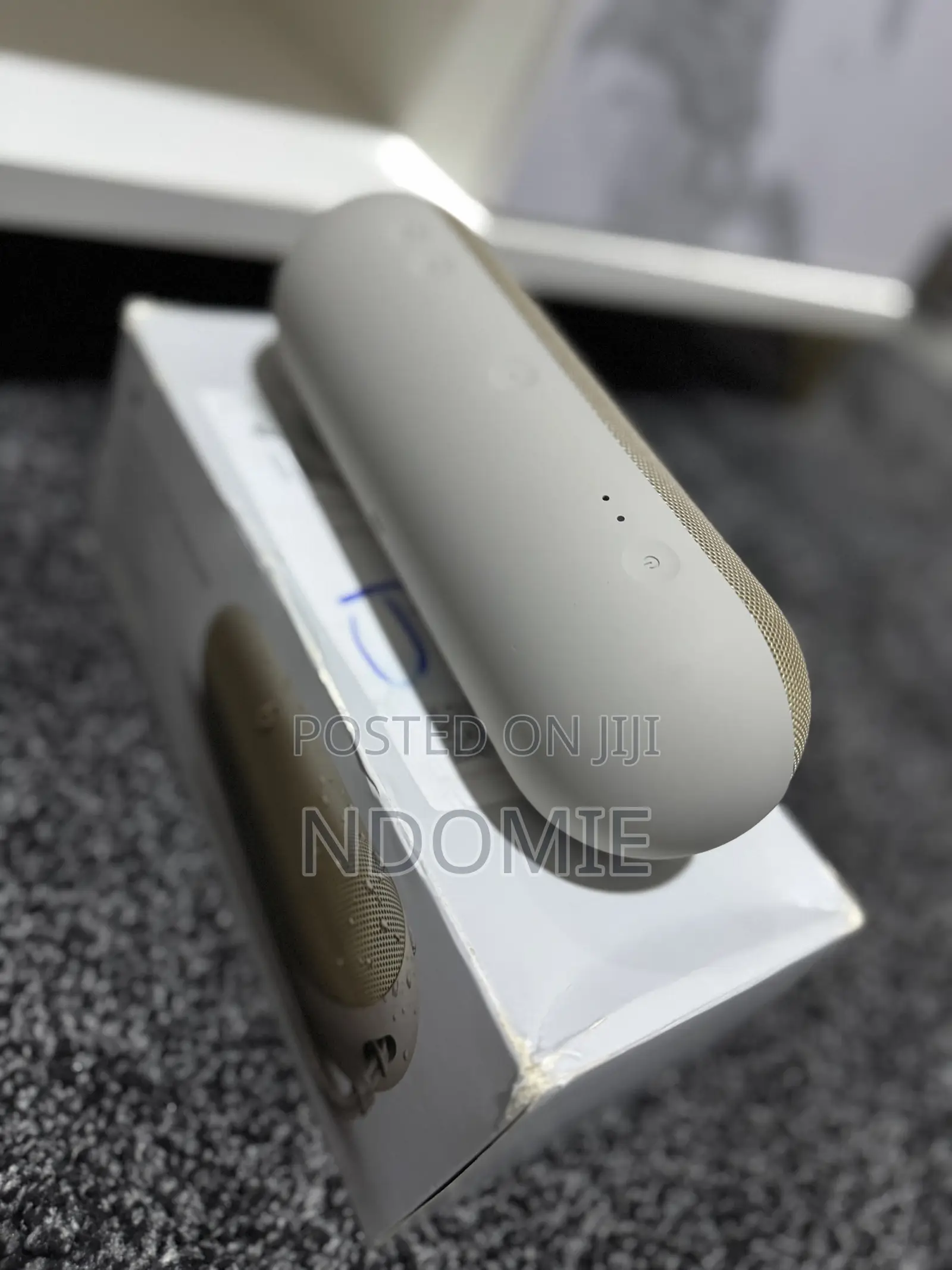 Beats Pill