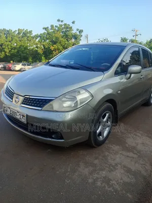 Nissan Tiida 2006 Gold