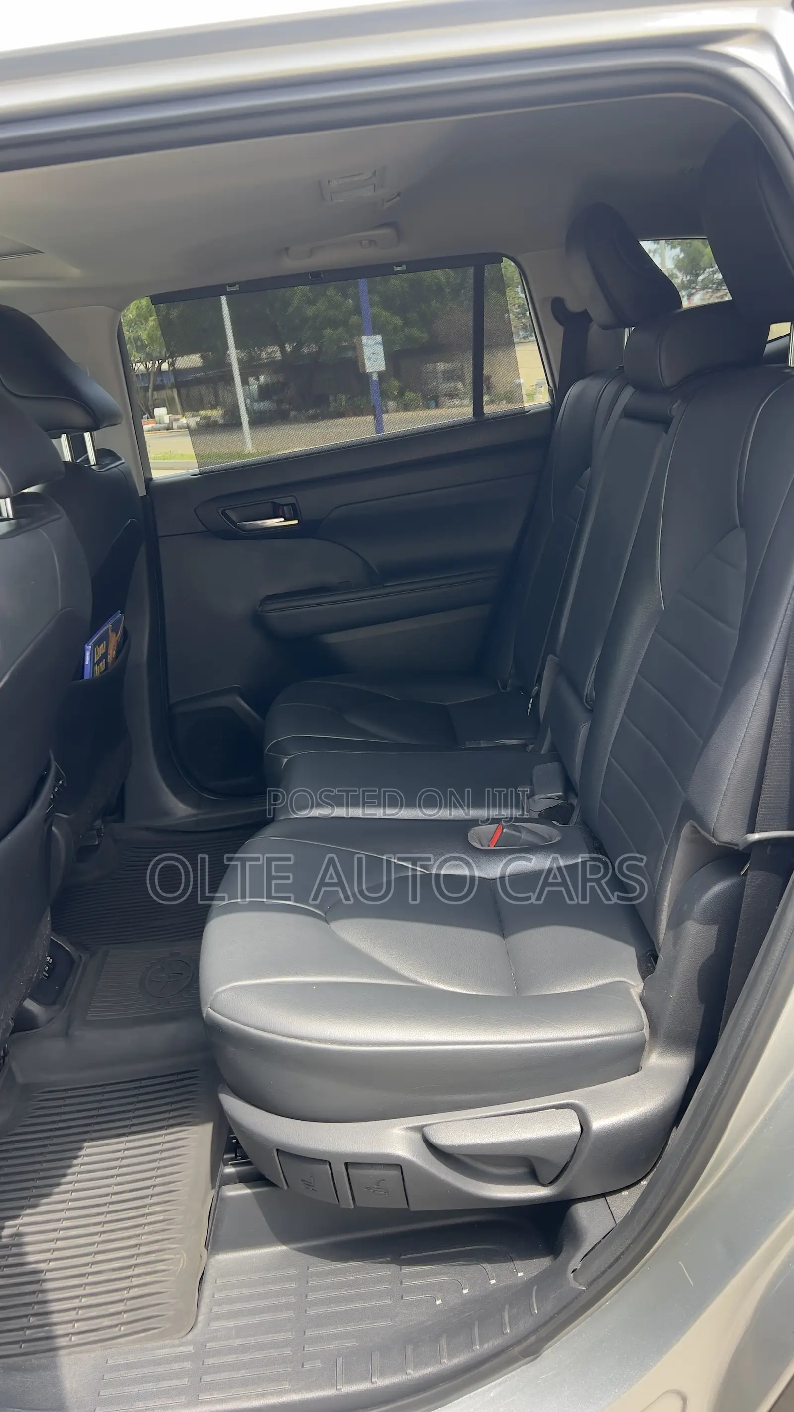 Toyota Highlander XLE 2021 Silver