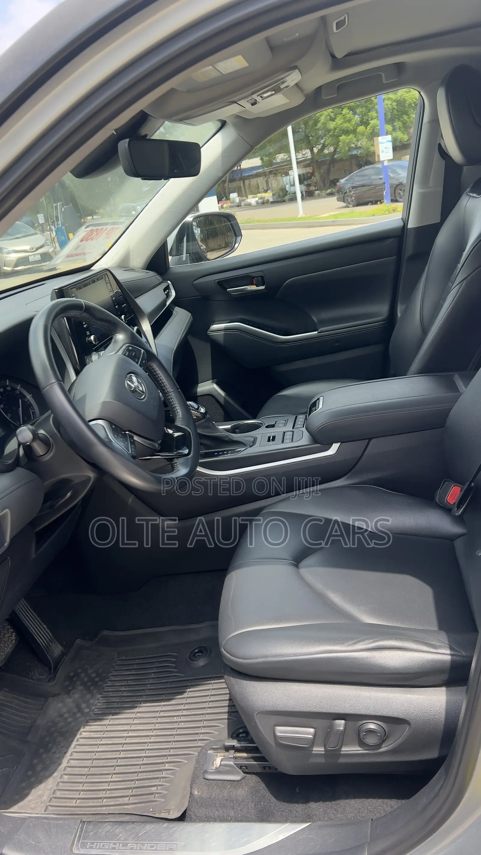 Toyota Highlander XLE 2021 Silver