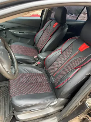 Toyota Yaris Base Sedan 4dr 2010 Black