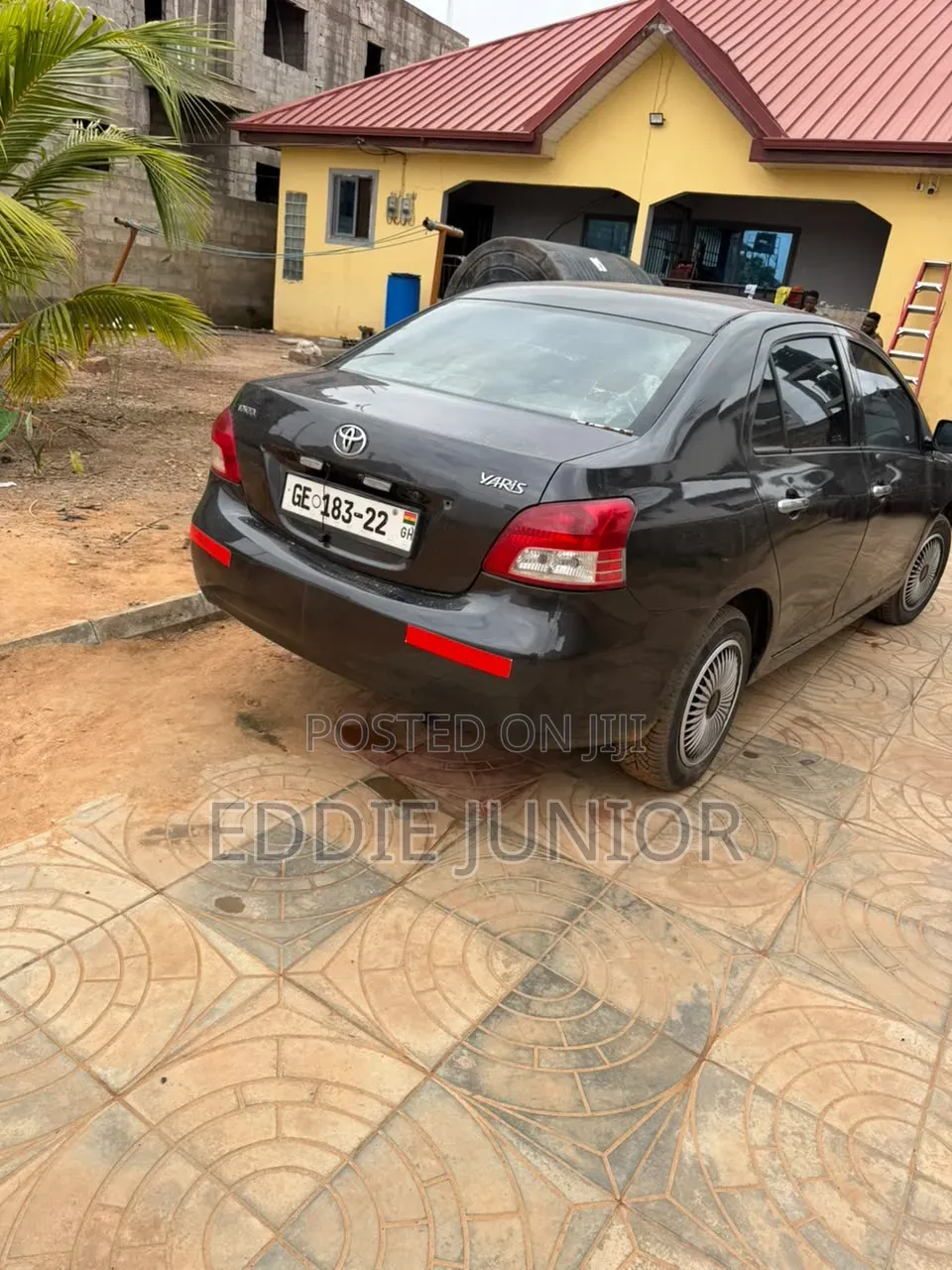 Toyota Yaris Base Sedan 4dr 2010 Black
