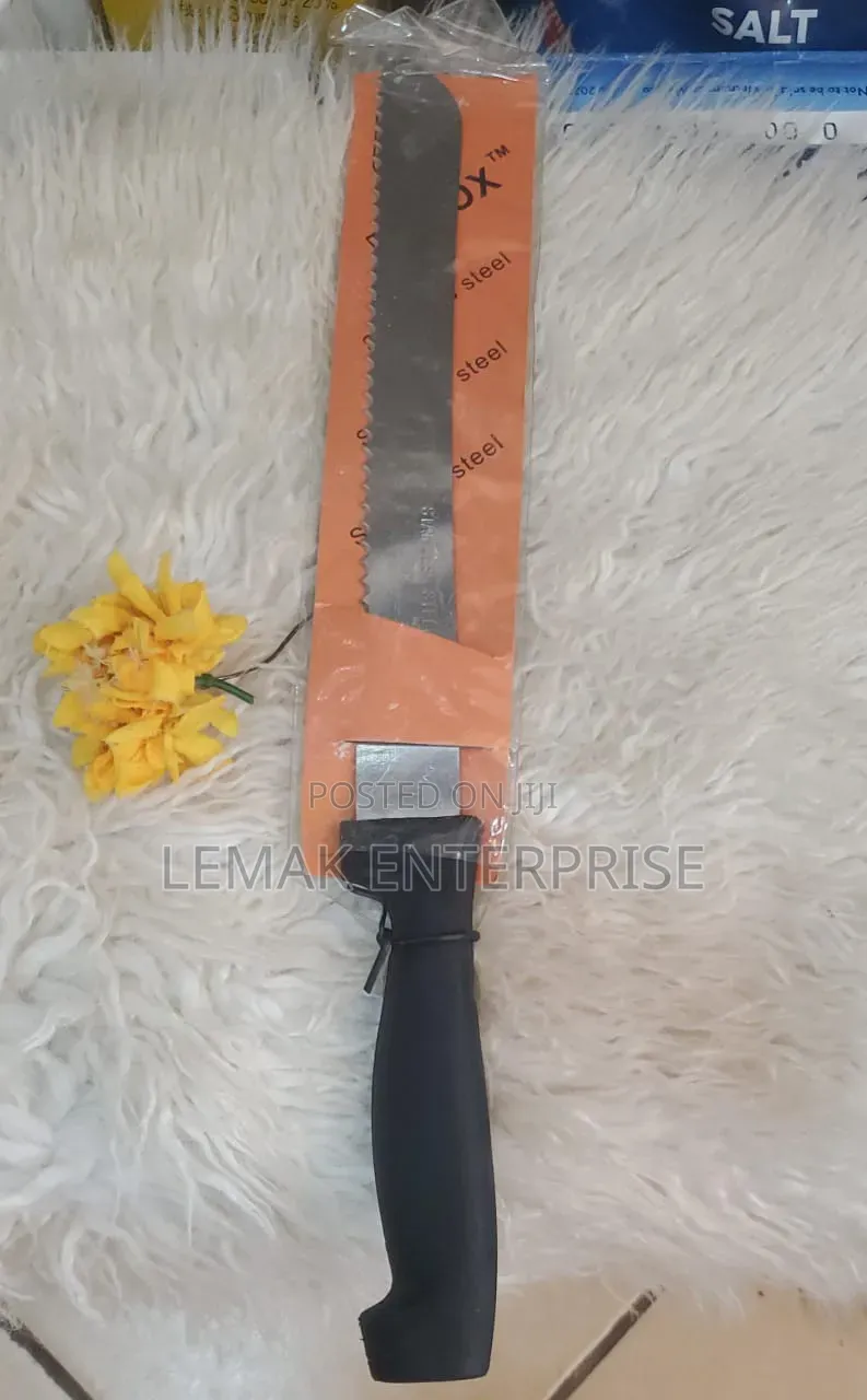Serrated Bread and Cake Knife