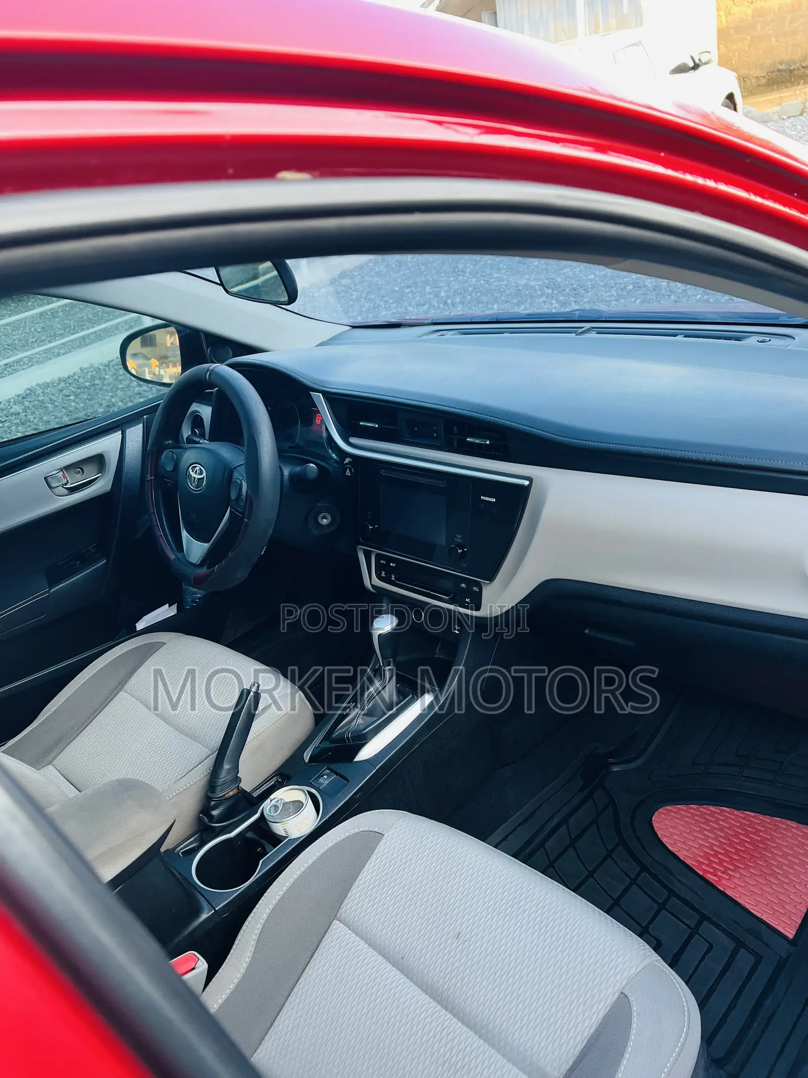 Toyota Corolla LE Eco (1.8L 4cyl 2A) 2018 Red