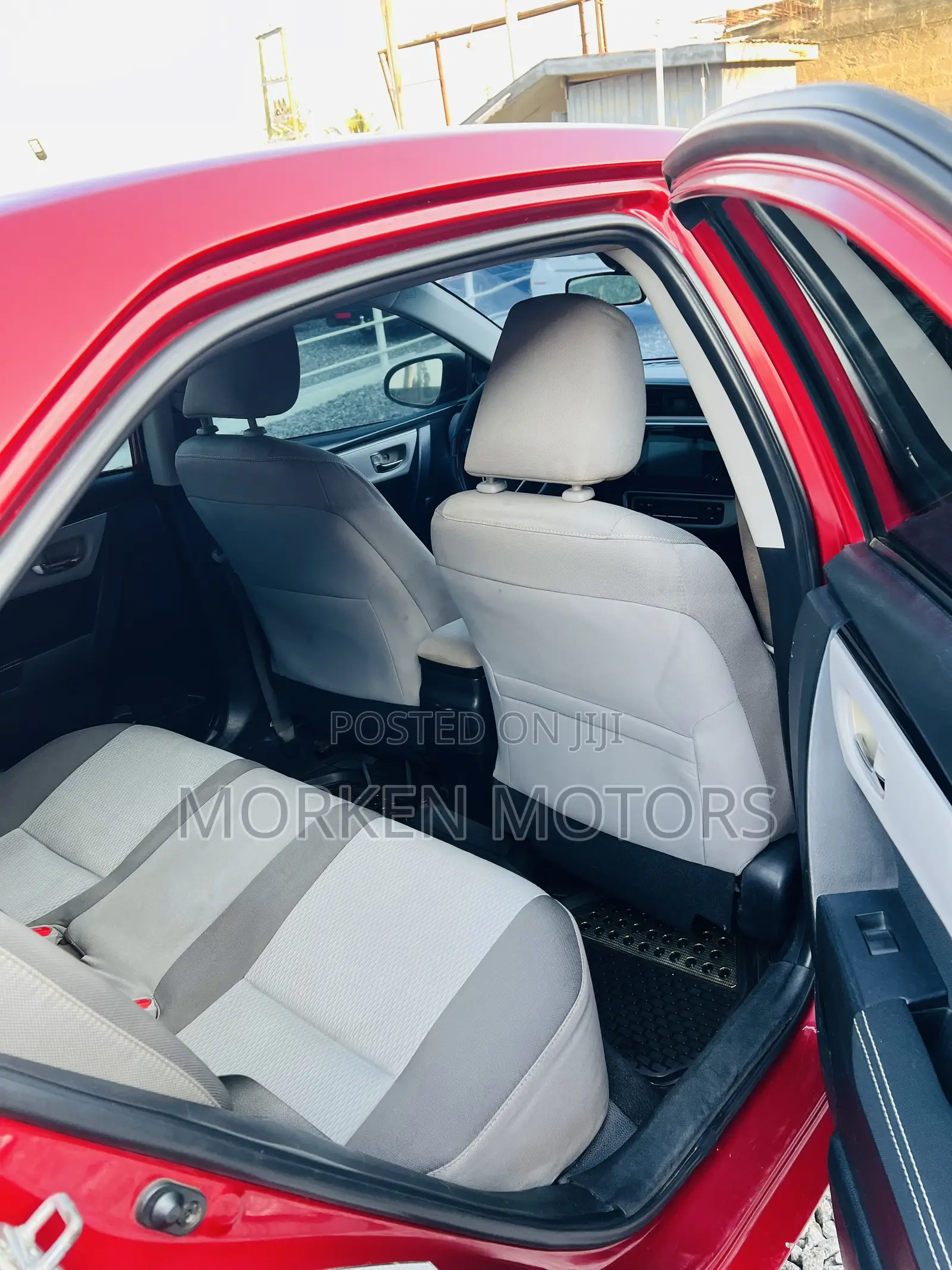 Toyota Corolla LE Eco (1.8L 4cyl 2A) 2018 Red