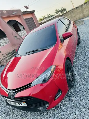 Toyota Corolla LE Eco (1.8L 4cyl 2A) 2018 Red