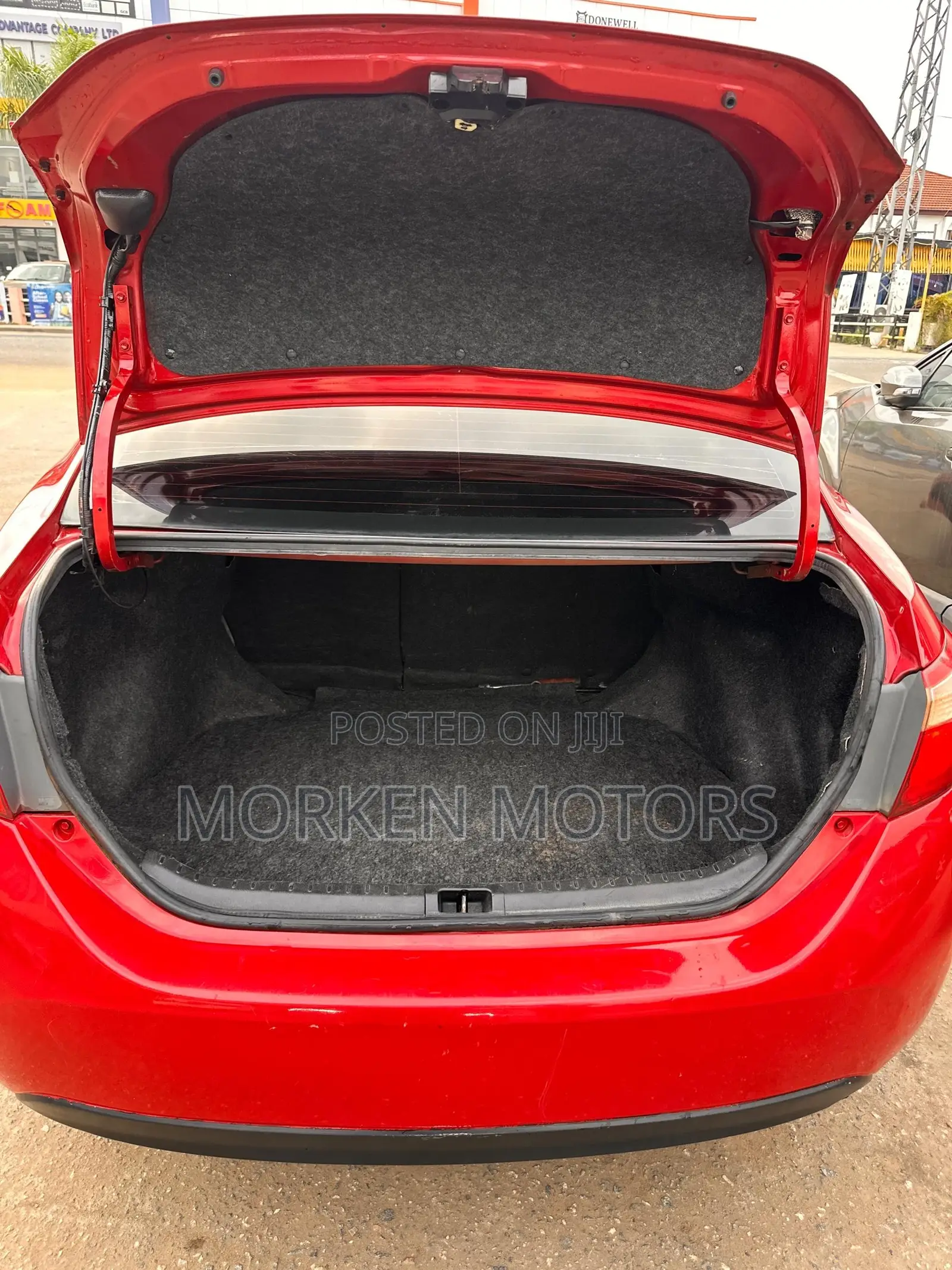 Toyota Corolla LE Eco (1.8L 4cyl 2A) 2018 Red