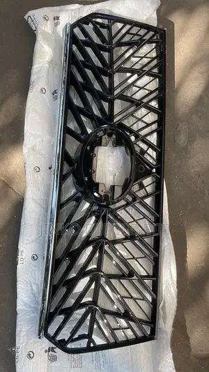 Toyota Landcruiser Prado 2018-2021 Grille (Lexus Type)