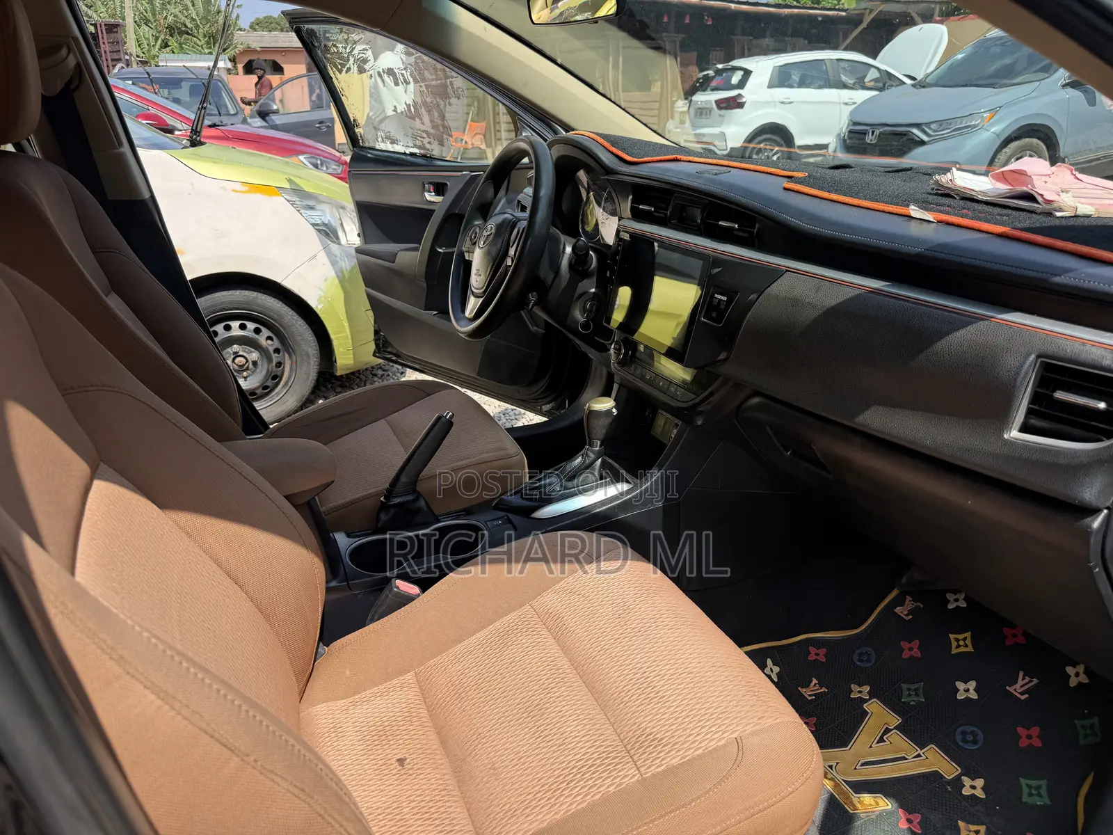 Toyota Corolla LE 4dr Sedan (1.8L 4cyl CVT) 2015 Black