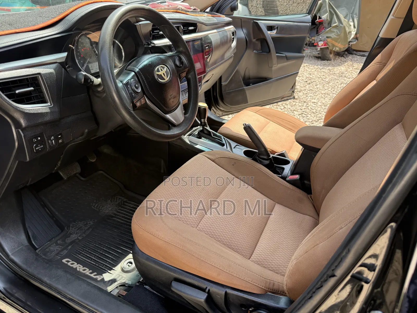 Toyota Corolla LE 4dr Sedan (1.8L 4cyl CVT) 2015 Black