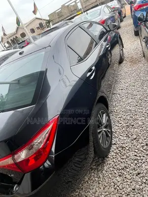 Toyota Corolla LE Eco (1.8L 4cyl 2A) 2018 Black
