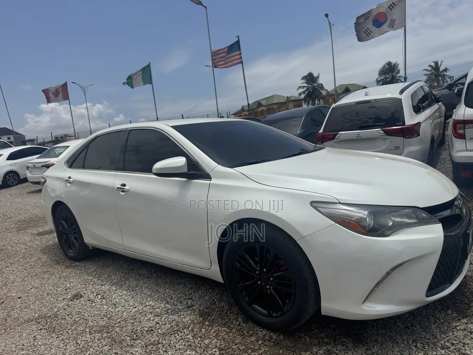Toyota Camry SE 4dr Sedan (2.5L 4cyl 6A) 2017 White