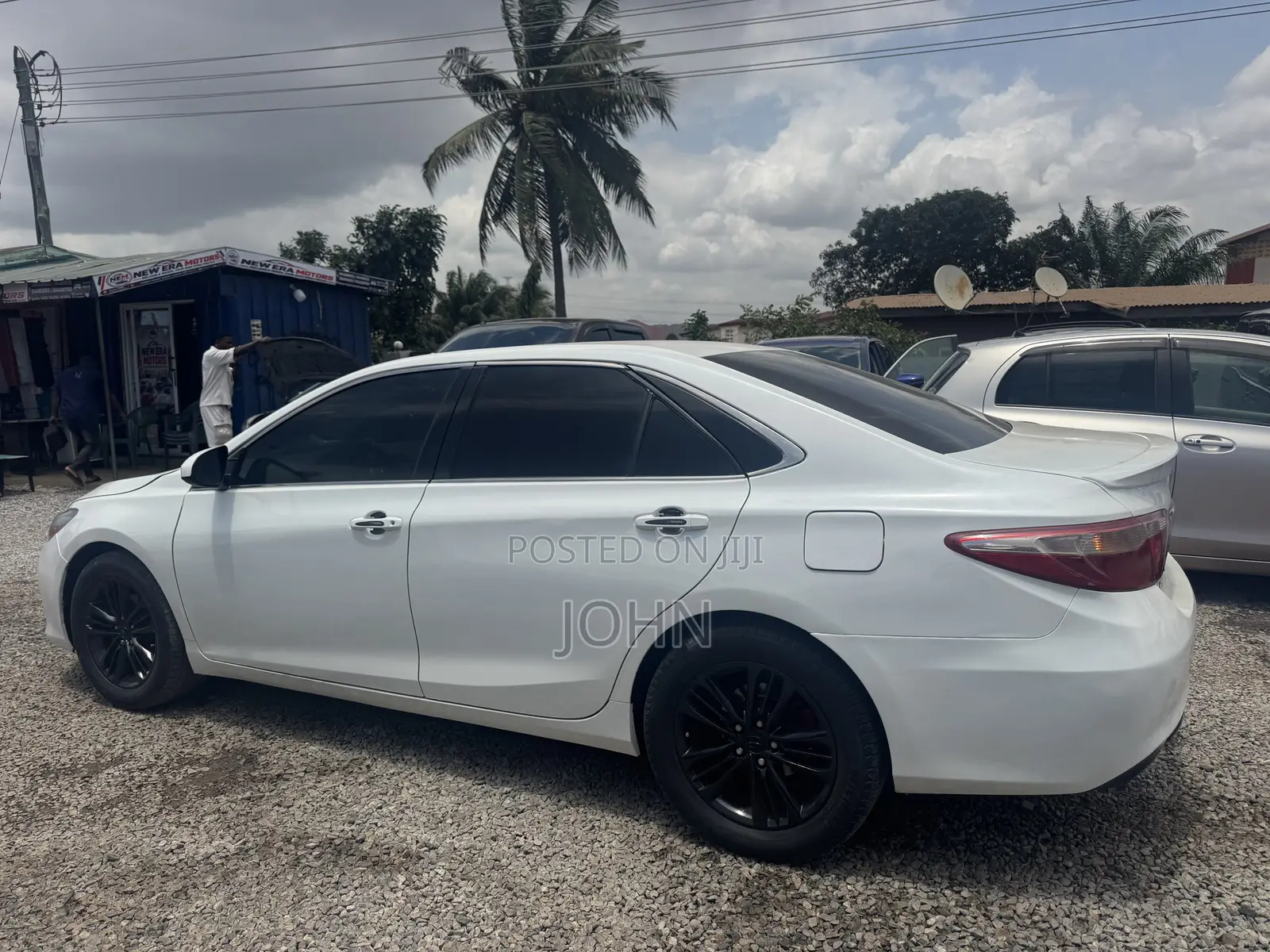 Toyota Camry SE 4dr Sedan (2.5L 4cyl 6A) 2017 White