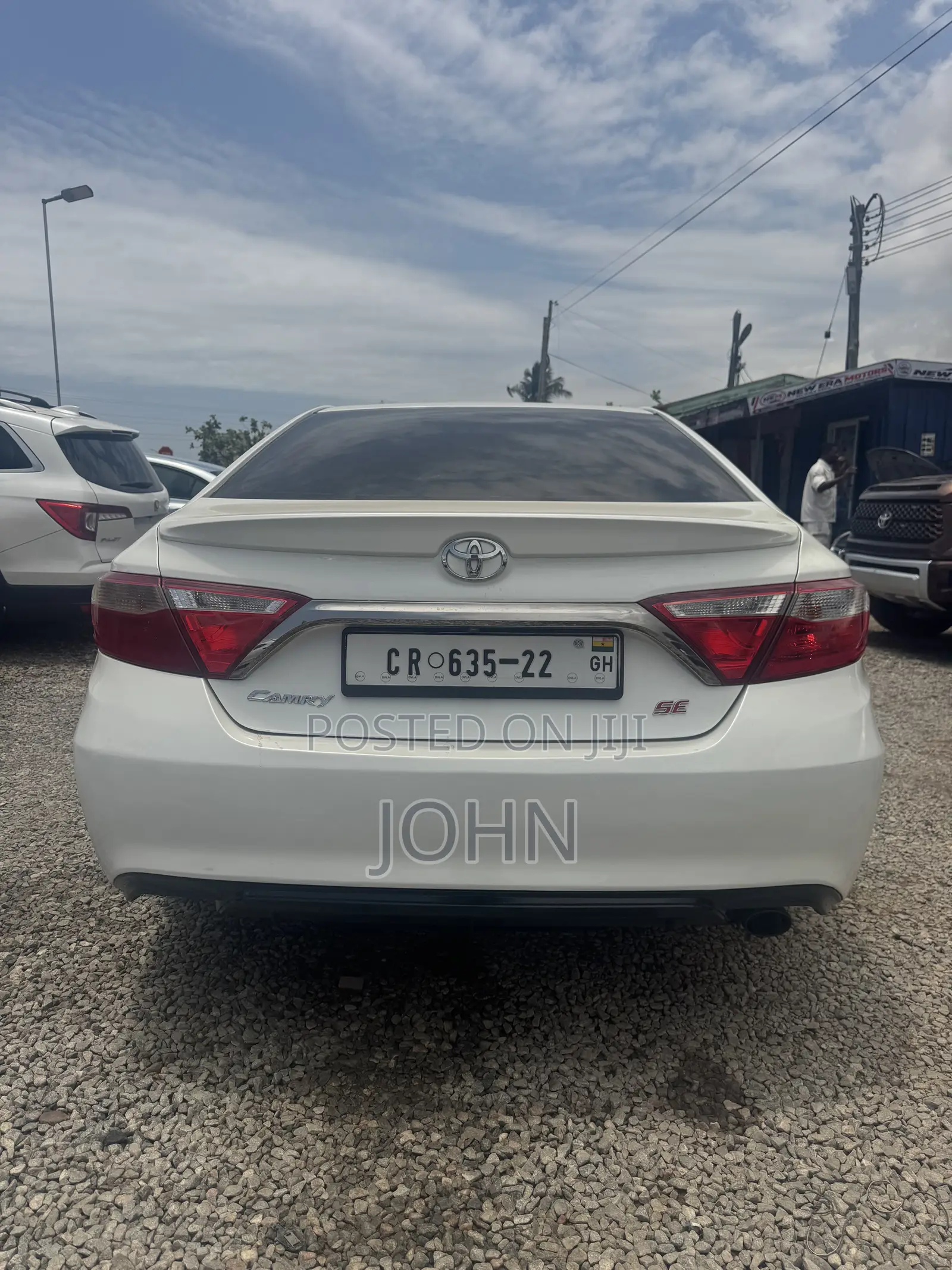 Toyota Camry SE 4dr Sedan (2.5L 4cyl 6A) 2017 White