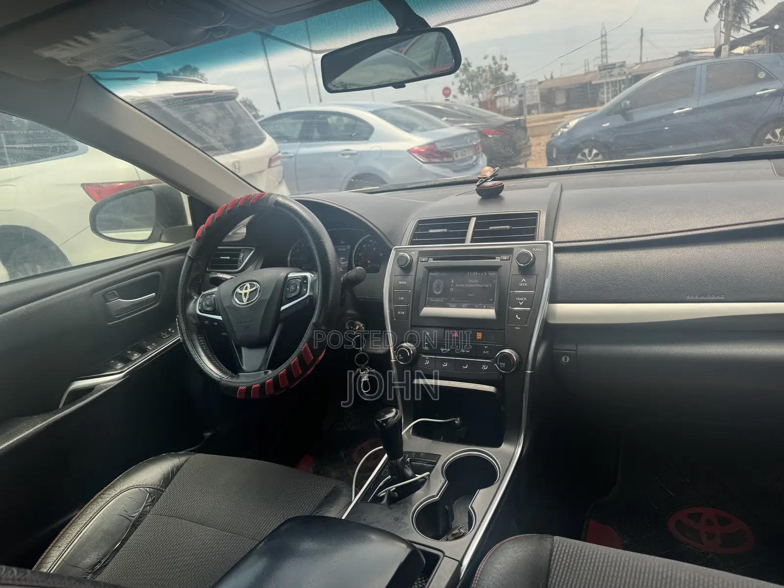 Toyota Camry SE 4dr Sedan (2.5L 4cyl 6A) 2017 White