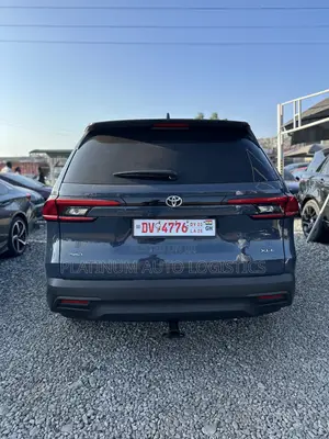Toyota Grand Highlander XLE AWD 2024