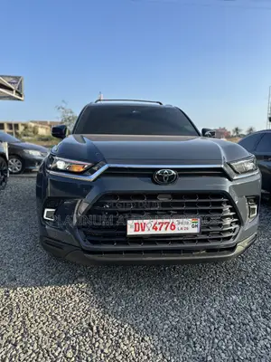 Toyota Grand Highlander XLE AWD 2024