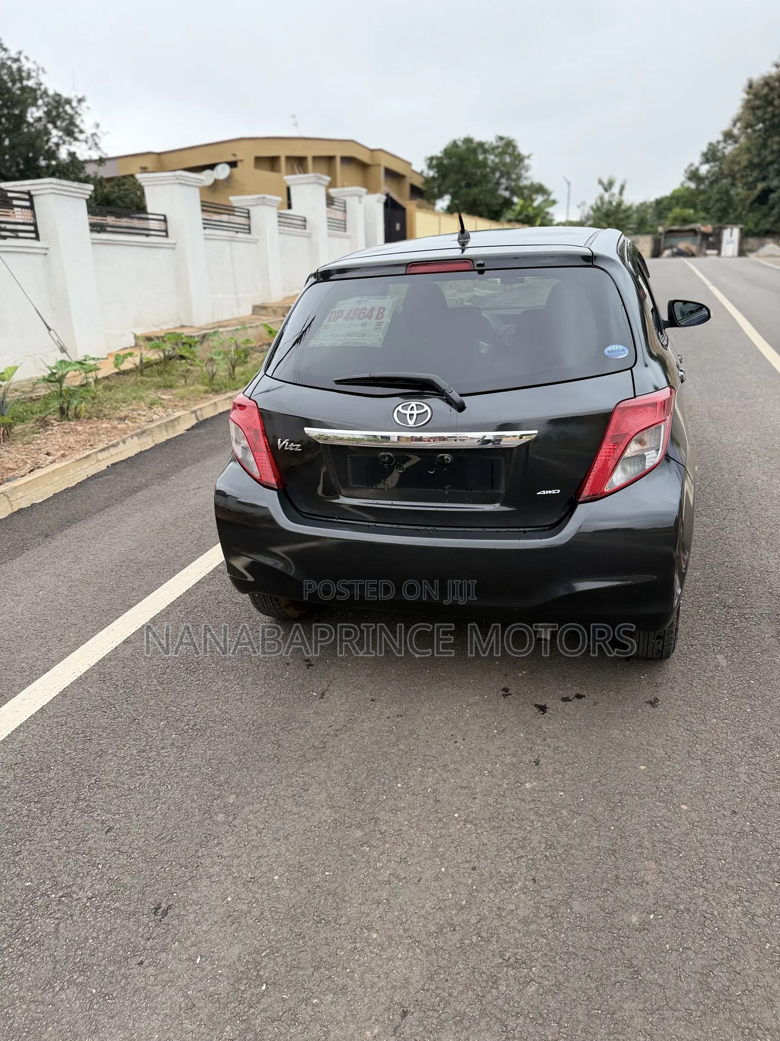 Toyota Vitz 1.3 AWD 5dr 2015 Black