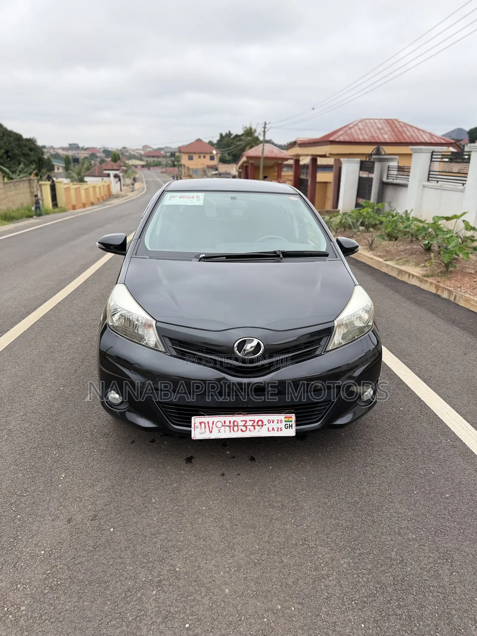 Toyota Vitz 1.3 AWD 5dr 2015 Black