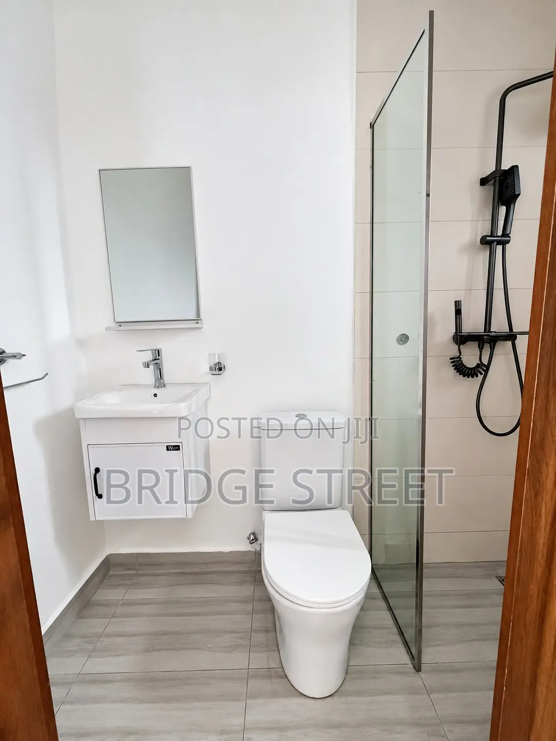 2bdrm Townhouse/Terrace in Neon Boulevard, Nmai-Dzorn for sale